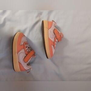Nike Kids Sneakers in Pink and Orange